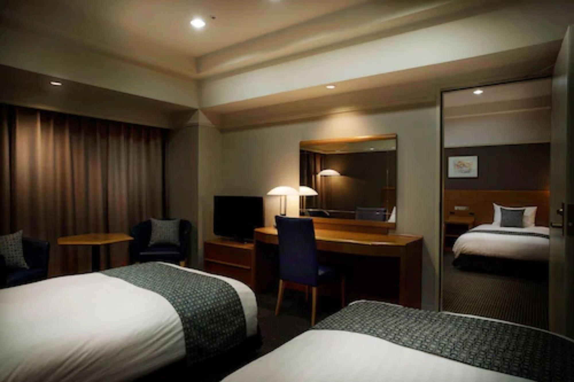Royton Sapporo Hotel Buitenkant foto A room at the hotel