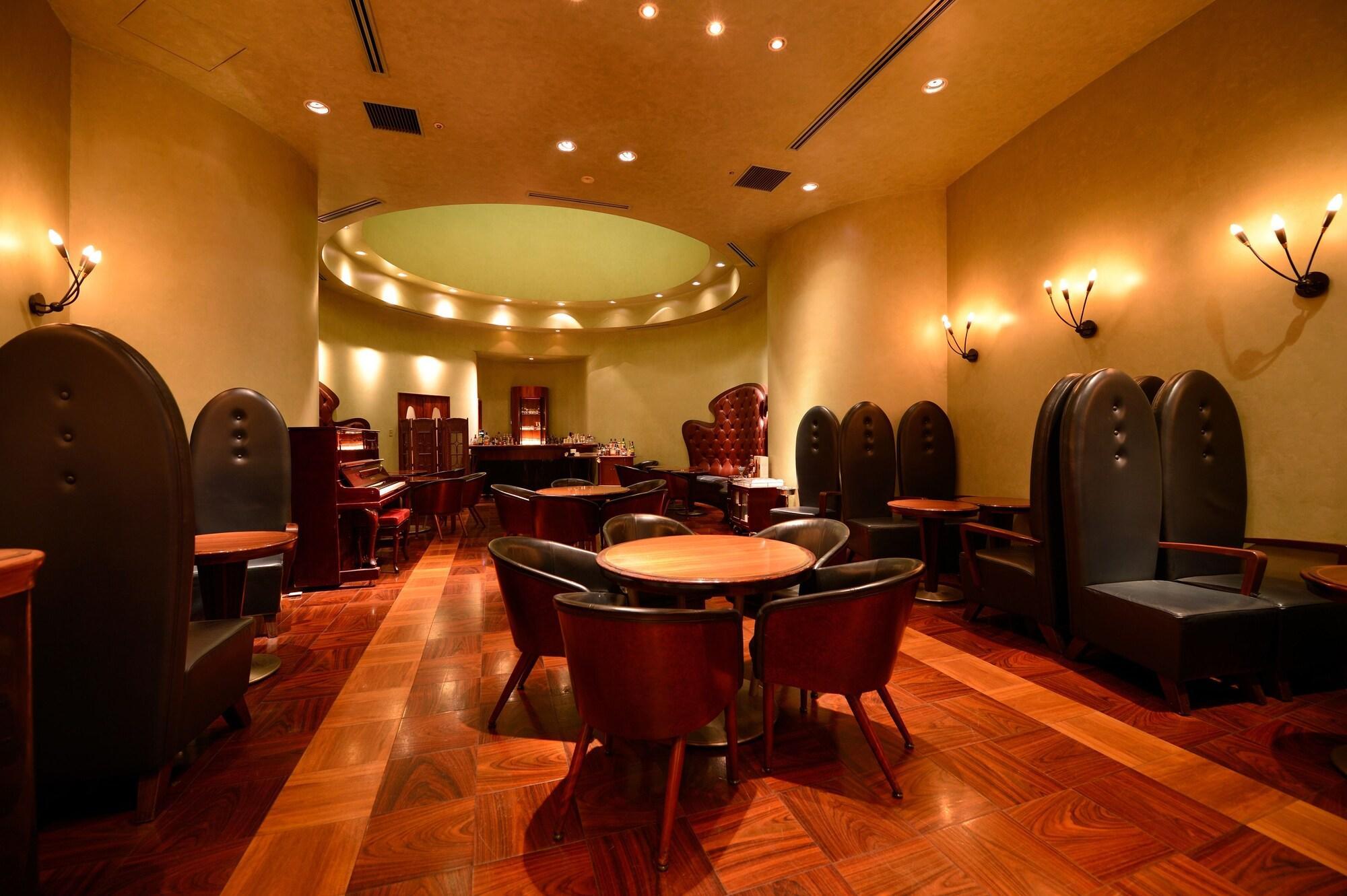 Royton Sapporo Hotel Buitenkant foto The interior of a typical restaurant
