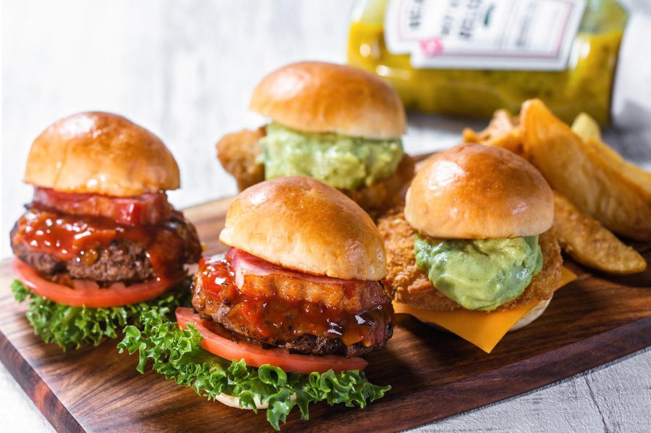 Royton Sapporo Hotel Buitenkant foto A selection of sliders